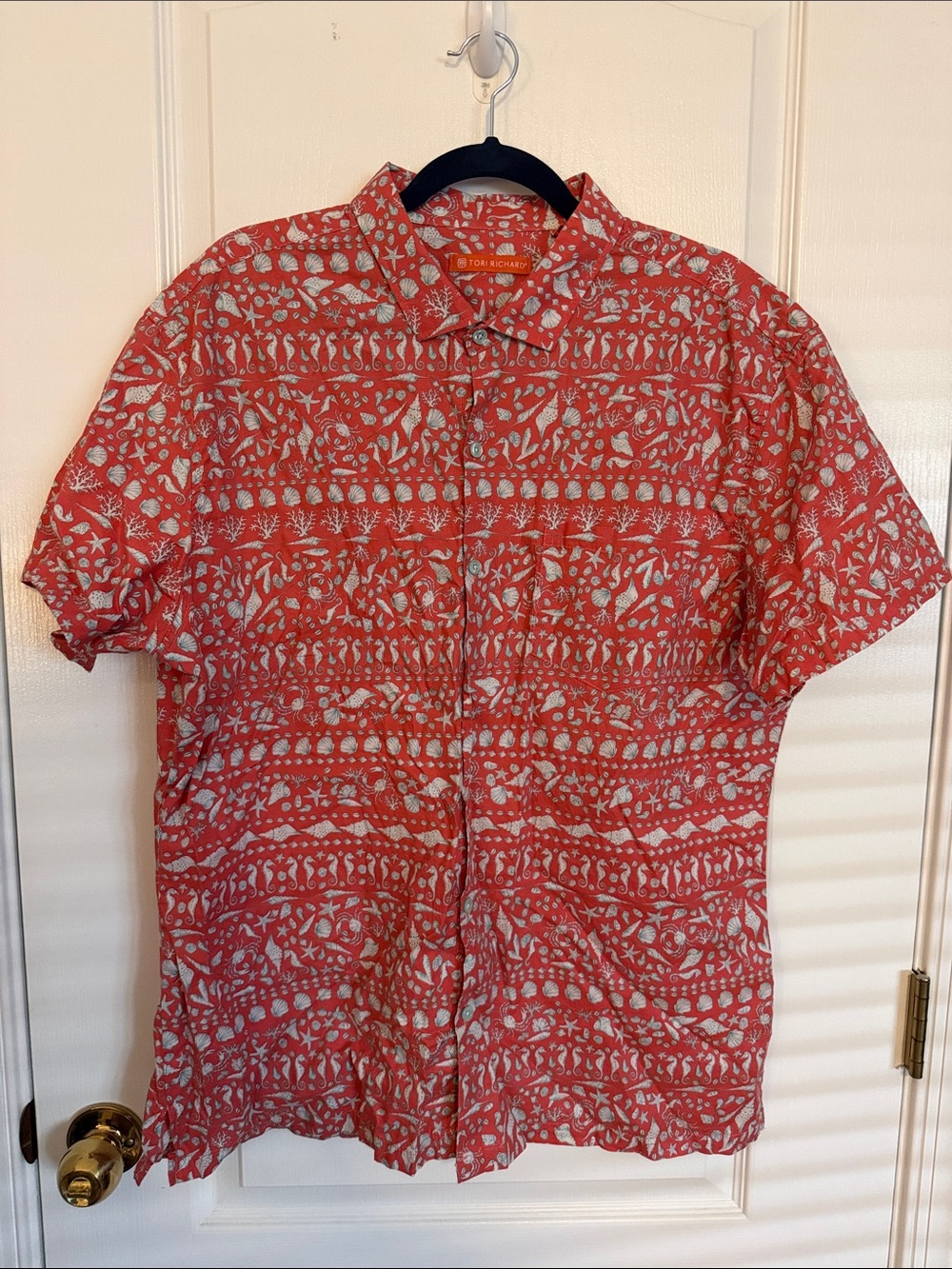 Tori Richard Coral Red Short-Sleeve Button-Down Shirt with White Island Print